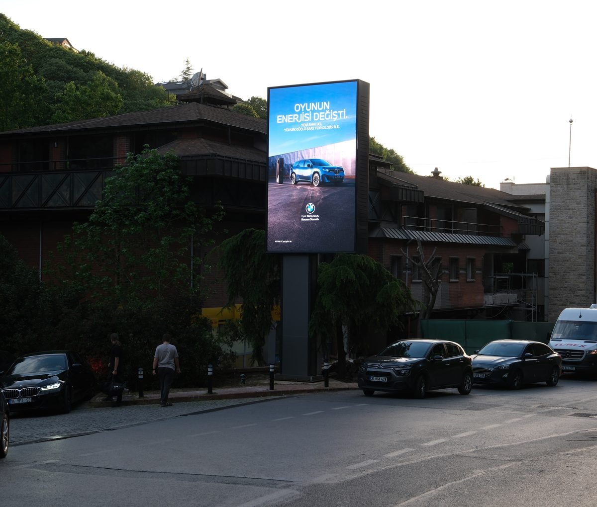 BMW kampanyası, akşamüstü Acarkent